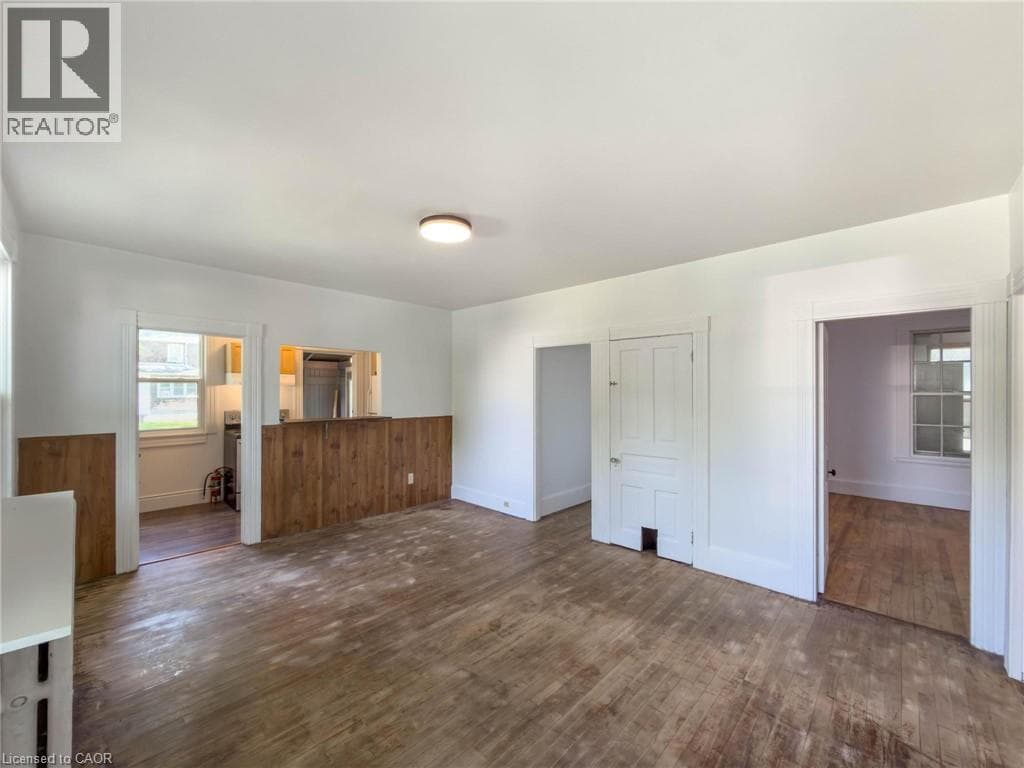 Single Family at 51 PLYMOUTH Road, Welland, Ontario - Photo 10 - RE/MAX Garden City Realty