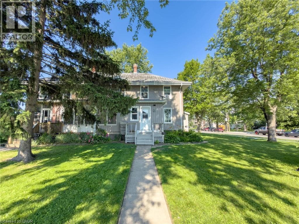 Single Family at 51 PLYMOUTH Road, Welland, Ontario - Photo 2 - RE/MAX Garden City Realty