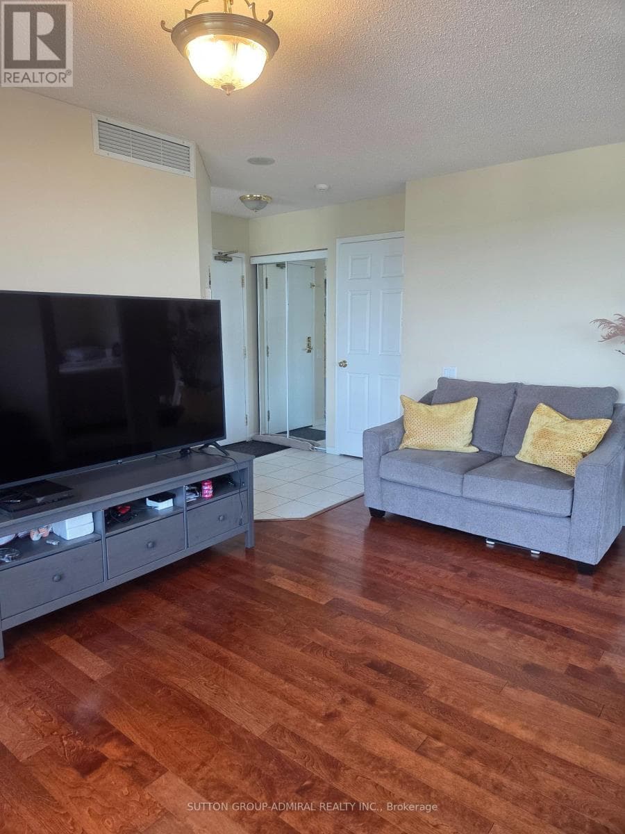 Single Family at PH210- 1 Emerald Lane, Vaughan (Crestwood-Springfarm-Yorkhill), Ontario - Photo 4 - RE/MAX Garden City Realty