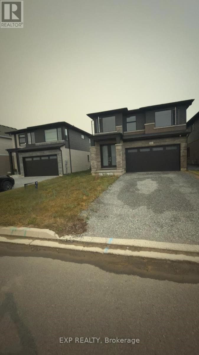 Single Family at 1031 Alliston Avenue, Fort Erie (Crescent Park), Ontario - Photo 5 - RE/MAX Garden City Realty