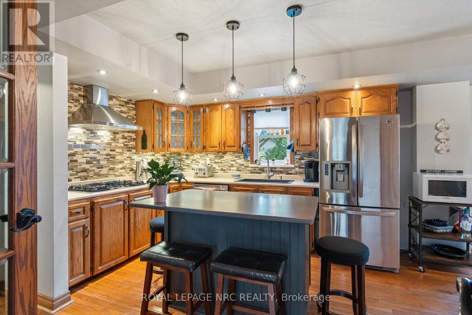 Single Family at 210 Ontario Street, Thorold (Allanburg/Thorold South), Ontario - Photo 6 - RE/MAX Garden City Realty