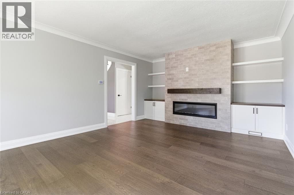 Single Family at 94 DORCHESTER Drive, Grimsby, Ontario - Photo 7 - RE/MAX Garden City Realty