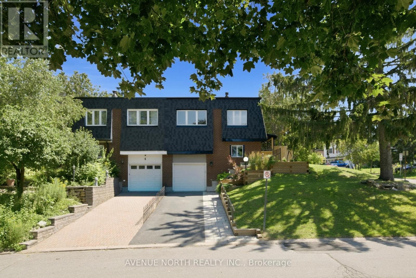 Single Family at 2 OBERON Street, Ottawa, Ontario - Photo 2 - RE/MAX Garden City Realty