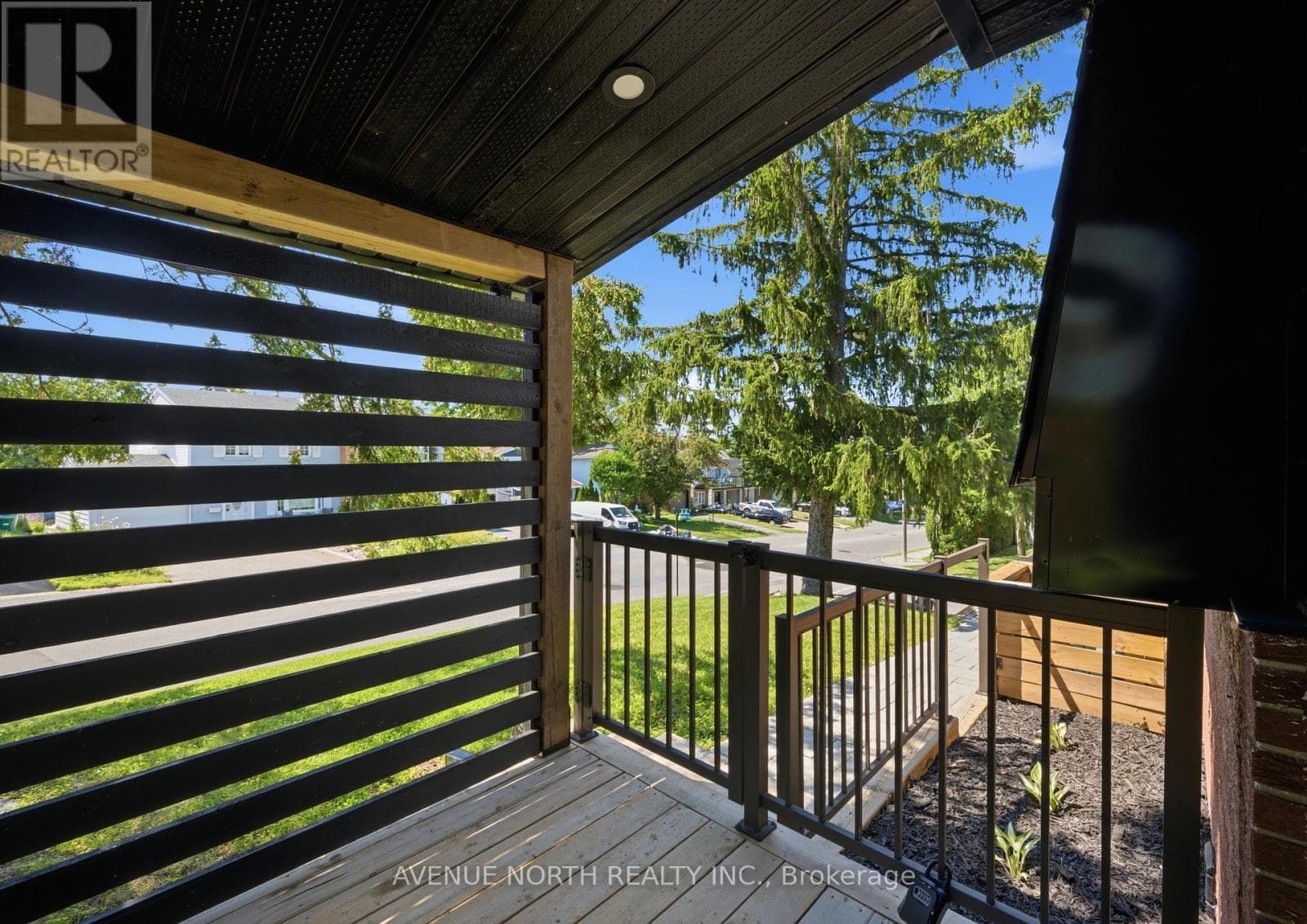 Single Family at 2 OBERON Street, Ottawa, Ontario - Photo 8 - RE/MAX Garden City Realty