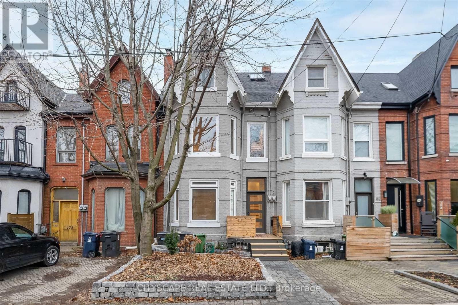 #2 Upper- 180 Strachan Avenue