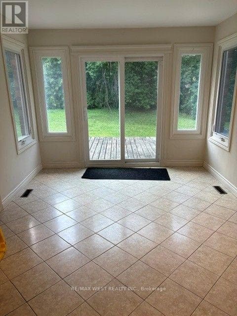 Single Family at 10 Testa Street, East Gwillimbury (Queensville), Ontario - Photo 5 - RE/MAX Garden City Realty