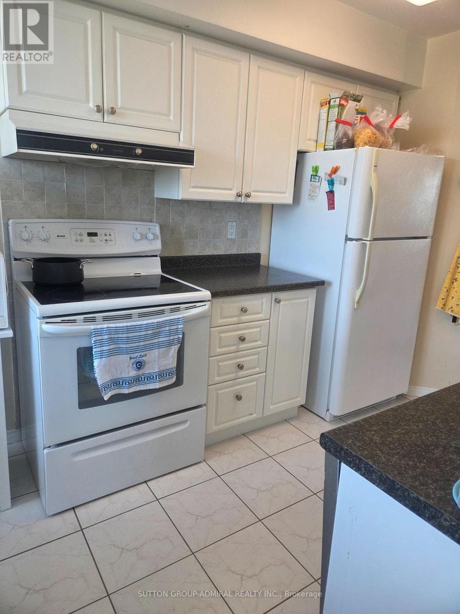 Single Family at PH210- 1 Emerald Lane, Vaughan (Crestwood-Springfarm-Yorkhill), Ontario - Photo 10 - RE/MAX Garden City Realty