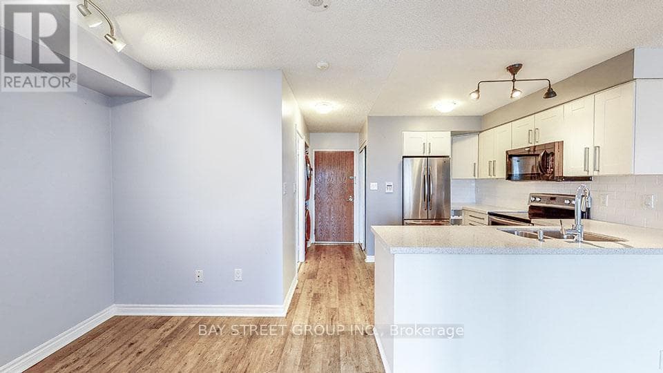 Single Family at 1701- 7 Lorraine Drive, Toronto (Willowdale West), Ontario - Photo 4 - RE/MAX Garden City Realty