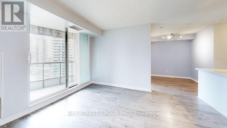 Single Family at 1701- 7 Lorraine Drive, Toronto (Willowdale West), Ontario - Photo 6 - RE/MAX Garden City Realty