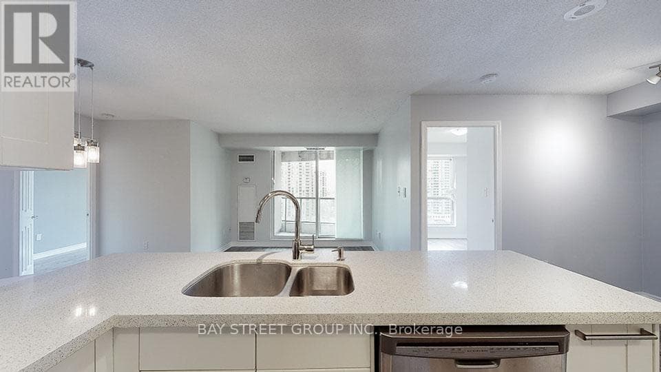 Single Family at 1701- 7 Lorraine Drive, Toronto (Willowdale West), Ontario - Photo 7 - RE/MAX Garden City Realty