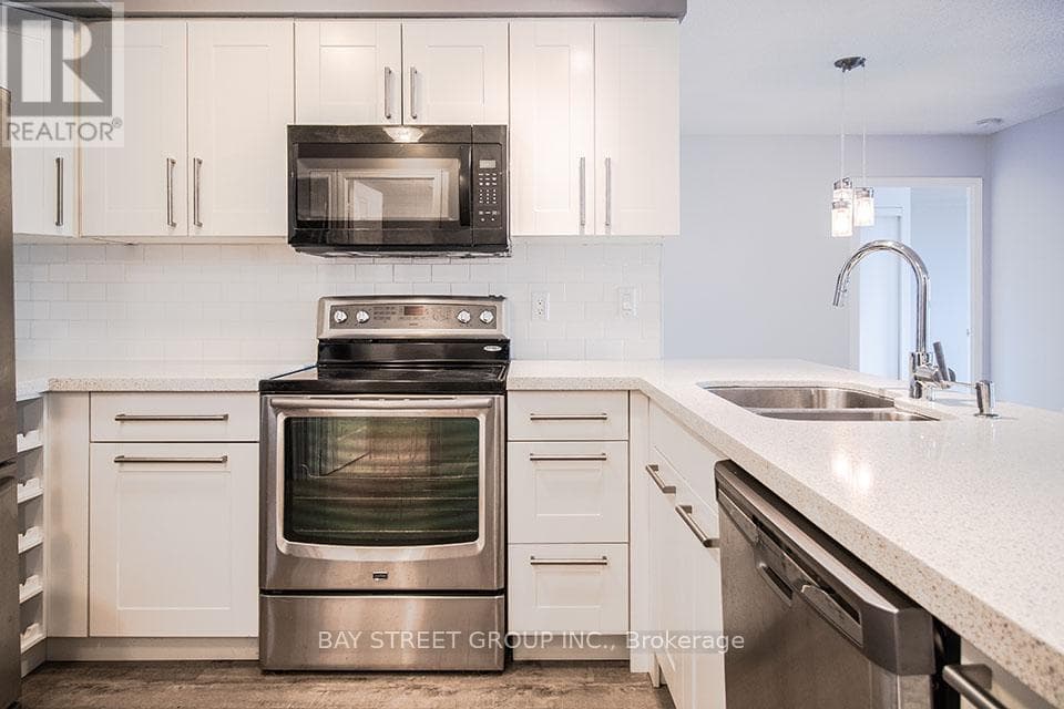 Single Family at 1701- 7 Lorraine Drive, Toronto (Willowdale West), Ontario - Photo 8 - RE/MAX Garden City Realty