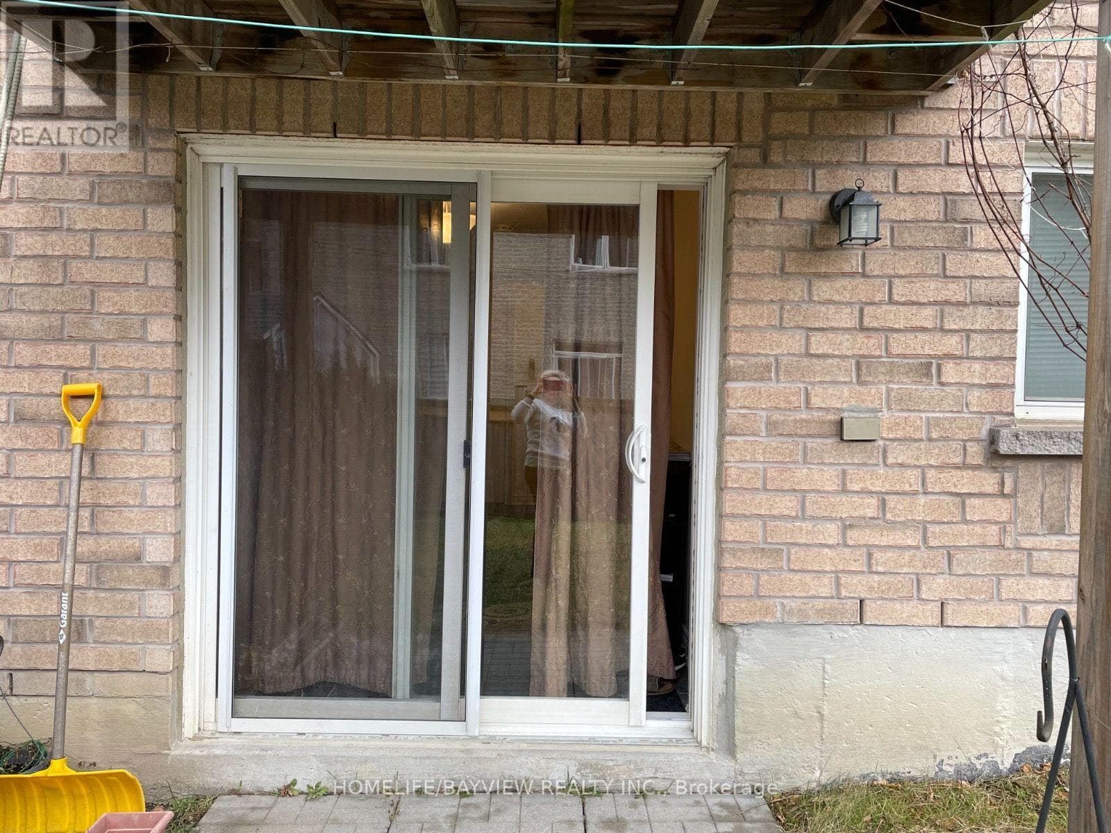 Single Family at 32 Four Seasons Crescent, Newmarket (Woodland Hill), Ontario - Photo 2 - RE/MAX Garden City Realty