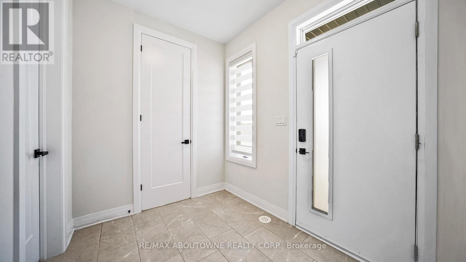 Single Family at 102 Settlers Road, Oakville (GO Glenorchy), Ontario - Photo 3 - RE/MAX Garden City Realty