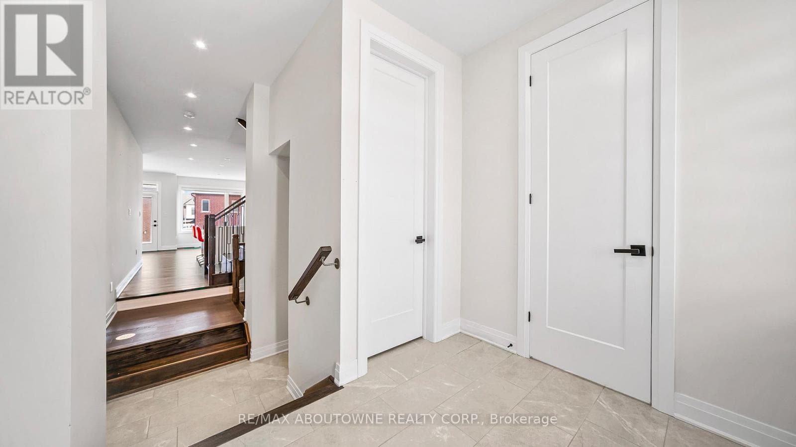 Single Family at 102 Settlers Road, Oakville (GO Glenorchy), Ontario - Photo 4 - RE/MAX Garden City Realty