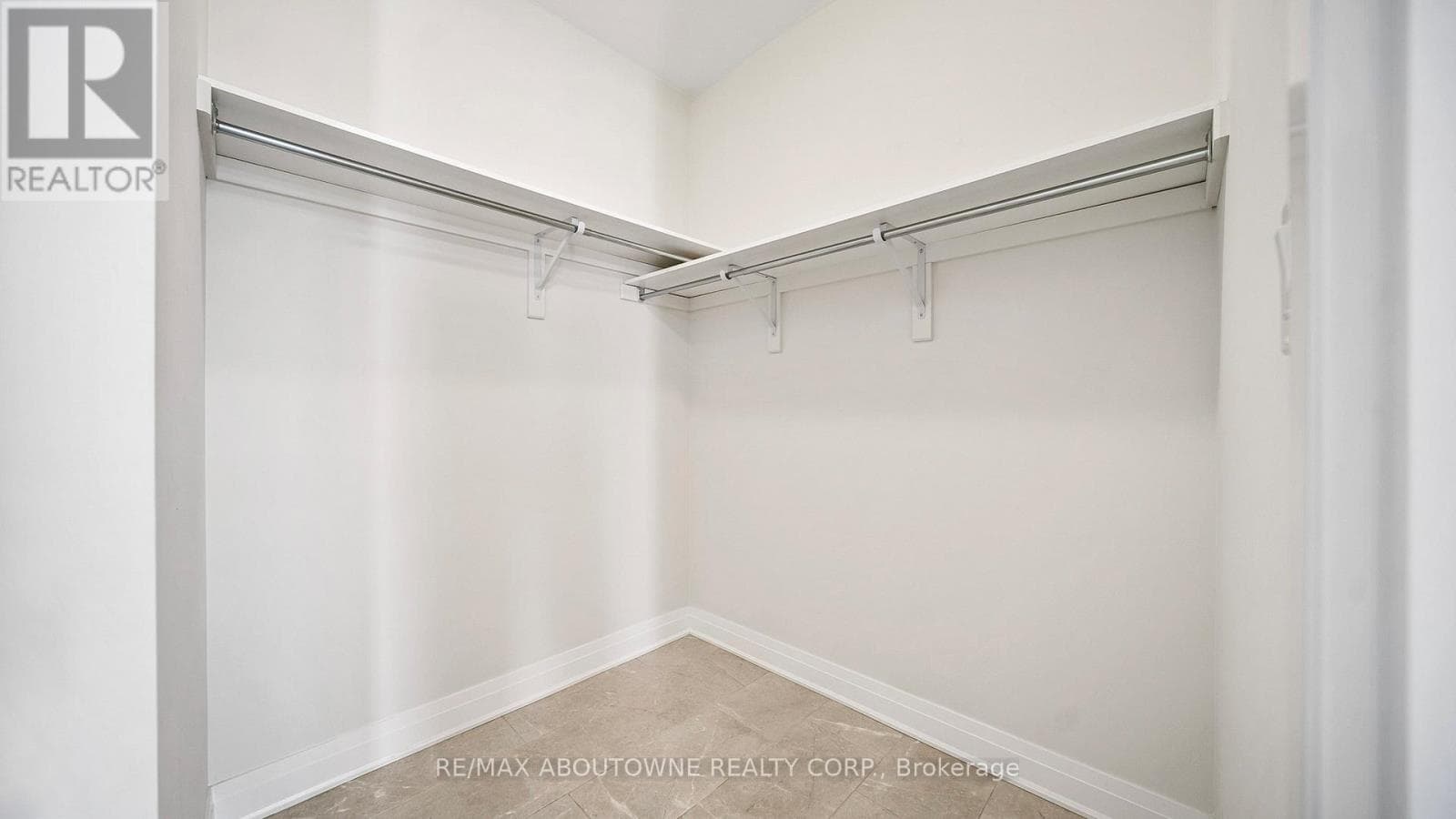 Single Family at 102 Settlers Road, Oakville (GO Glenorchy), Ontario - Photo 6 - RE/MAX Garden City Realty