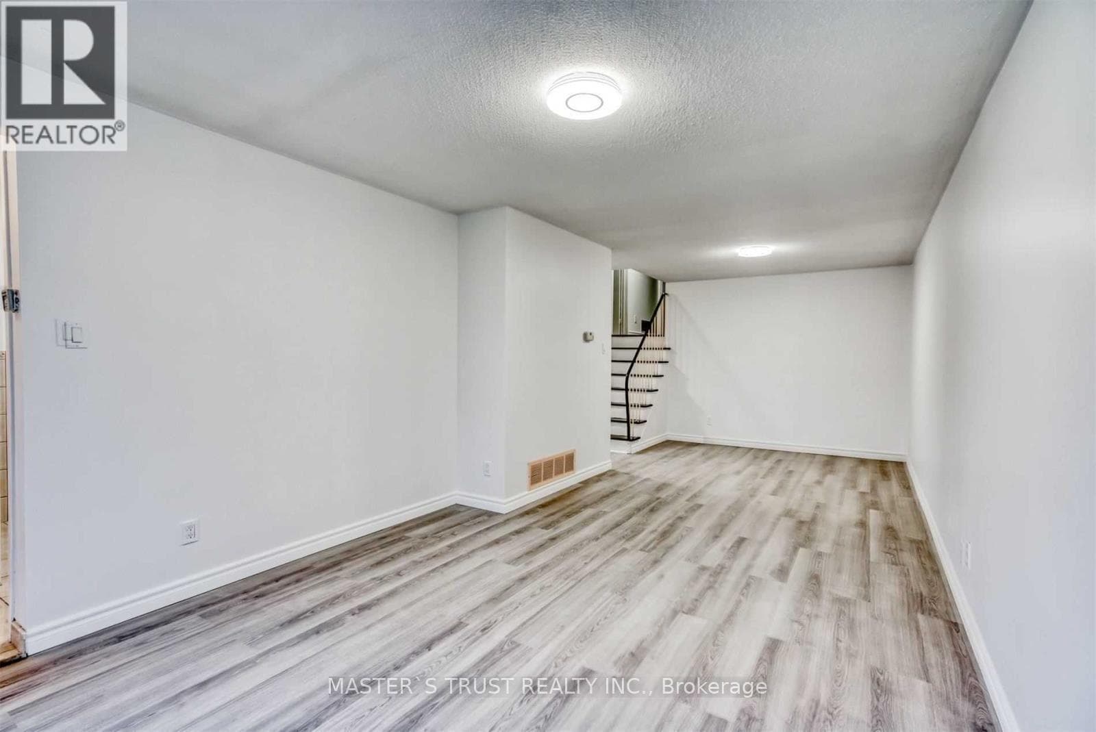 Single Family at Main- 1473 Freeport Drive, Mississauga (Erindale), Ontario - Photo 3 - RE/MAX Garden City Realty