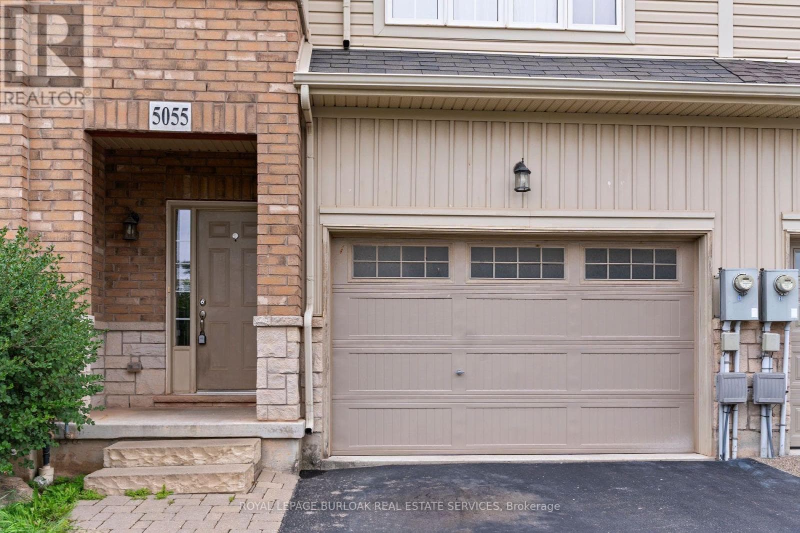 Single Family at 5055 Alyssa Drive, Lincoln (Beamsville), Ontario - Photo 2 - RE/MAX Garden City Realty