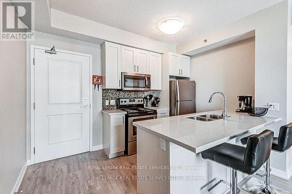 Single Family at 503- 2490 Old Bronte Road, Oakville (WM Westmount), Ontario - Photo 7 - RE/MAX Garden City Realty