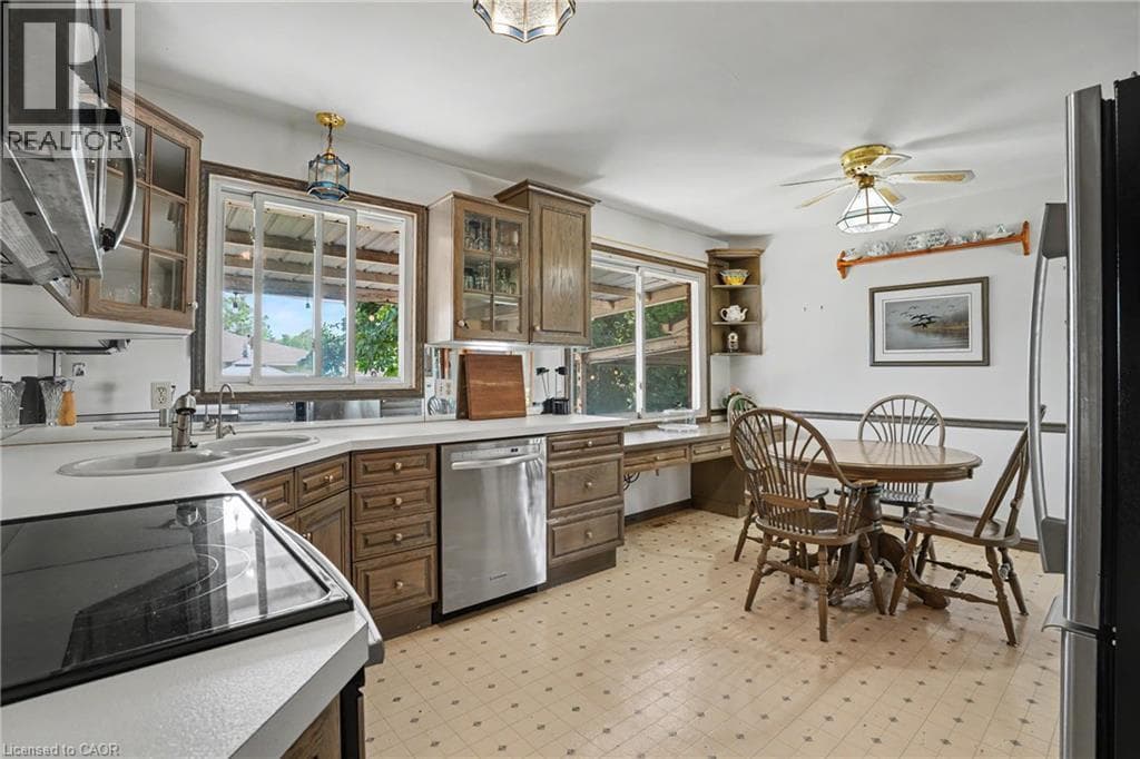 Single Family at 87 MCDONALD Avenue, Thorold, Ontario - Photo 6 - RE/MAX Garden City Realty