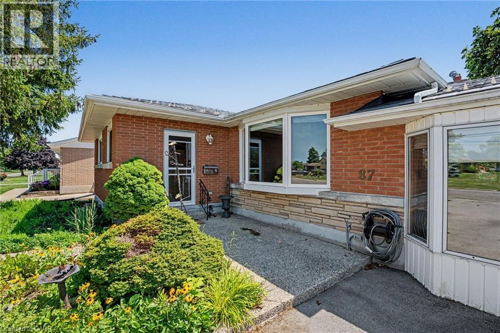 Single Family at 87 MCDONALD Avenue, Thorold, Ontario - Photo 2 - RE/MAX Garden City Realty