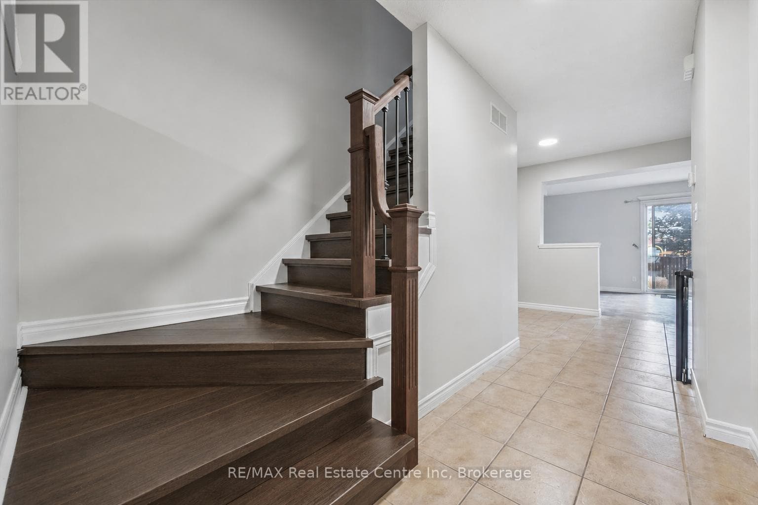 Single Family at 53 Washburn Drive, Guelph (Grange Road), Ontario - Photo 8 - RE/MAX Garden City Realty