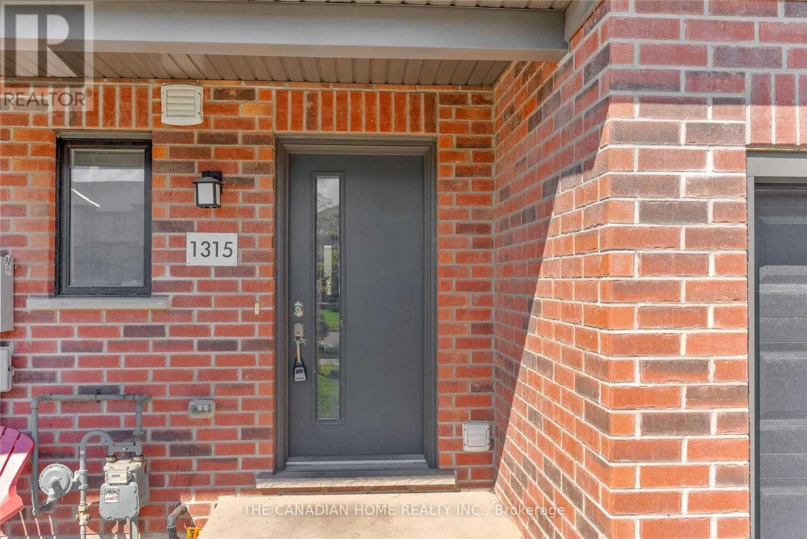 Single Family at 1315 Michael Circle, London East (East D), Ontario - Photo 6 - RE/MAX Garden City Realty
