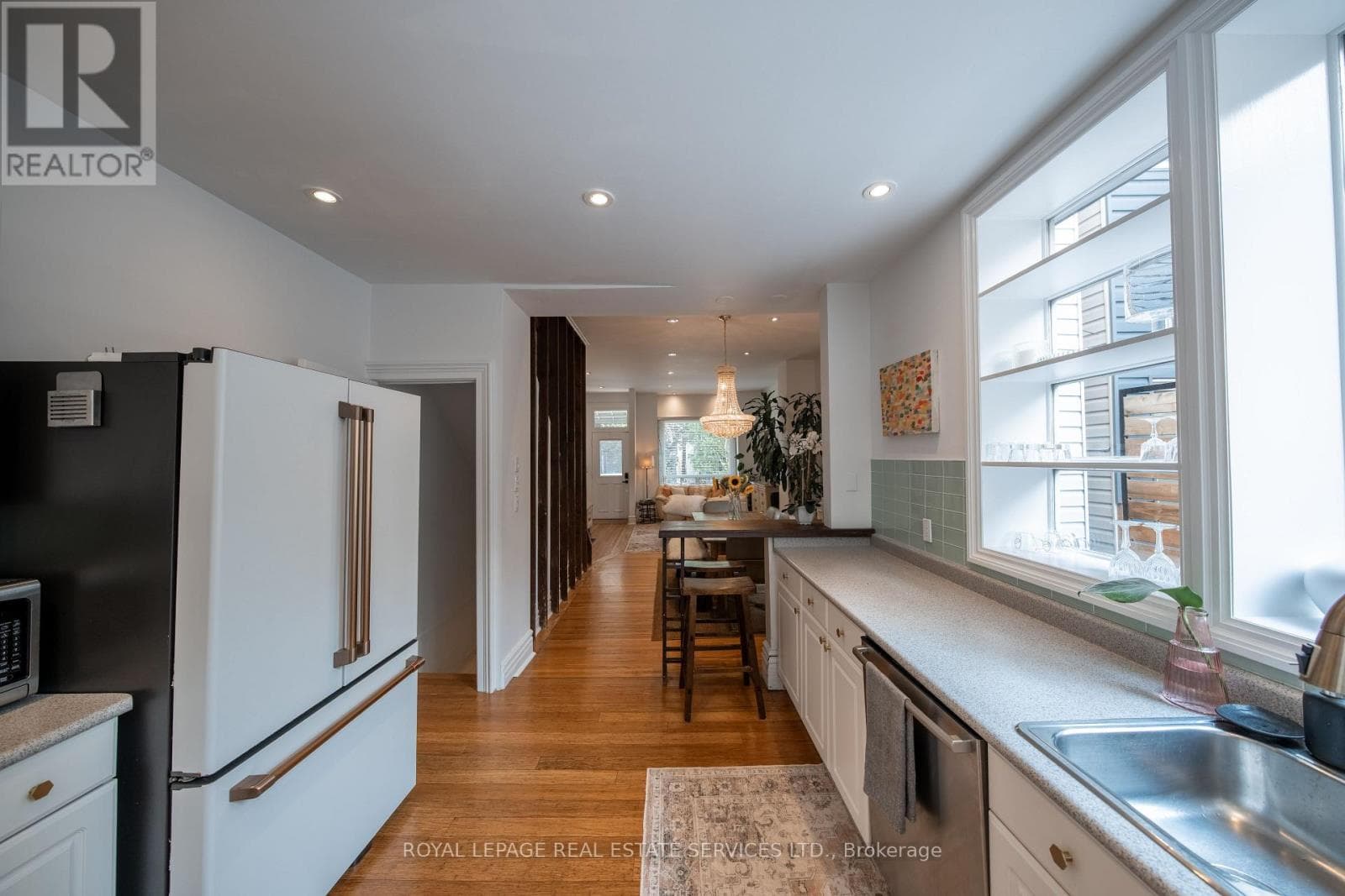Single Family at 8 Henderson Avenue, Toronto (Trinity-Bellwoods), Ontario - Photo 8 - RE/MAX Garden City Realty