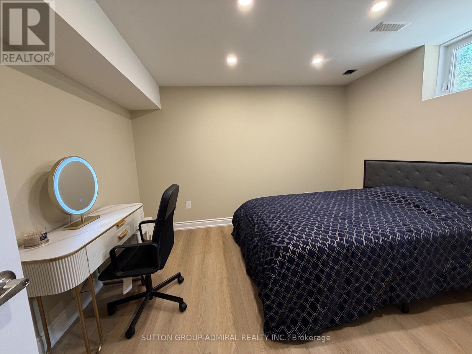 Single Family at 232 Frederick Curran Lane, Newmarket (Woodland Hill), Ontario - Photo 7 - RE/MAX Garden City Realty
