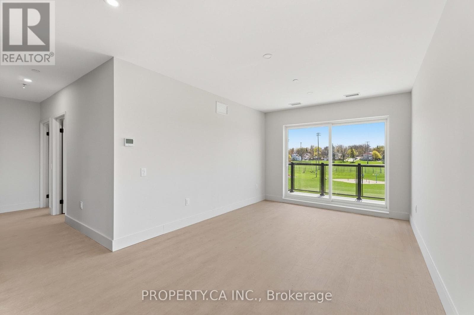 Single Family at 508- 8 Hutt Lane, Thorold (Thorold Downtown), Ontario - Photo 9 - RE/MAX Garden City Realty