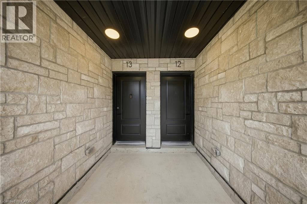 Single Family at 12- 2 SLESSOR Boulevard, Grimsby, Ontario - Photo 4 - RE/MAX Garden City Realty