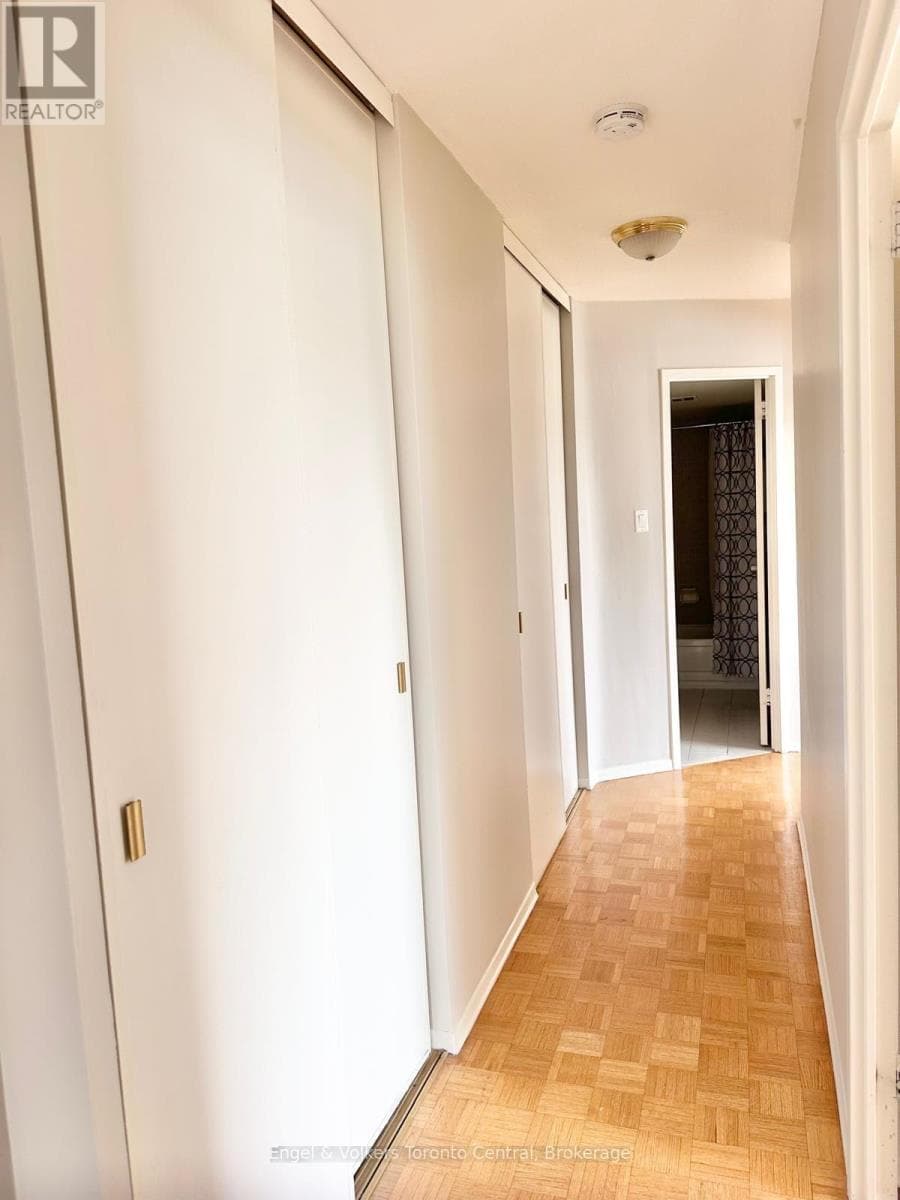 Single Family at 502- 15 Towering Heights Boulevard, St. Catharines (Glendale/Glenridge), Ontario - Photo 6 - RE/MAX Garden City Realty