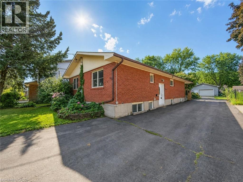 Single Family at 62 HURRICANE Road, Pelham, Ontario - Photo 5 - RE/MAX Garden City Realty
