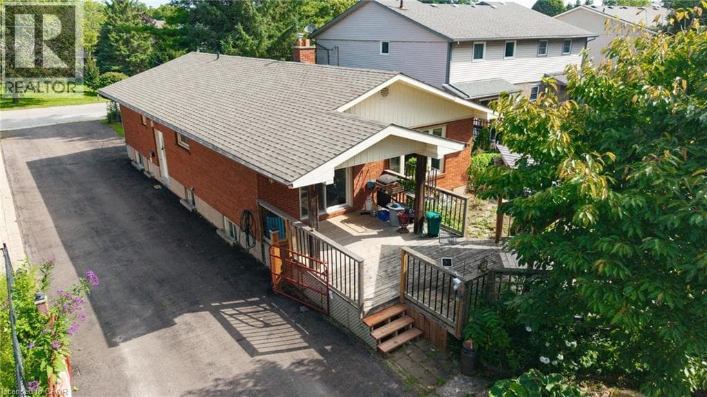 Single Family at 62 HURRICANE Road, Pelham, Ontario - Photo 3 - RE/MAX Garden City Realty