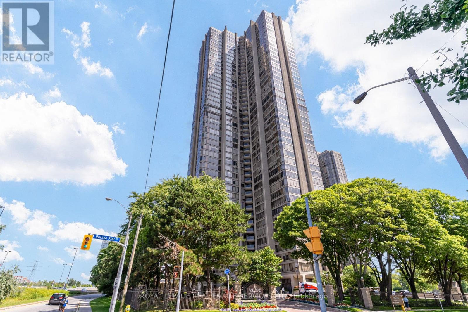 1610- 2045 Lake Shore Boulevard