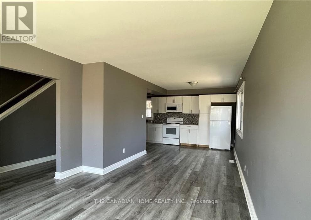 Single Family at 7265 Fern Ave Avenue, Niagara Falls (Oldfield), Ontario - Photo 2 - RE/MAX Garden City Realty