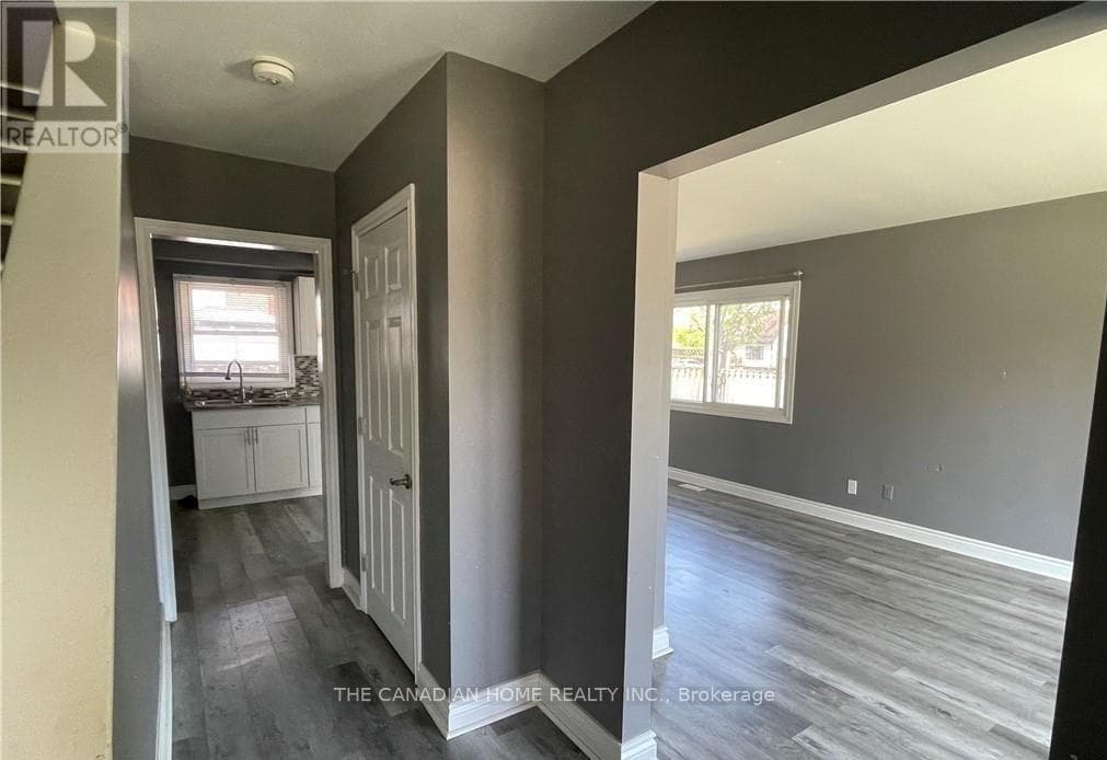 Single Family at 7265 Fern Ave Avenue, Niagara Falls (Oldfield), Ontario - Photo 5 - RE/MAX Garden City Realty