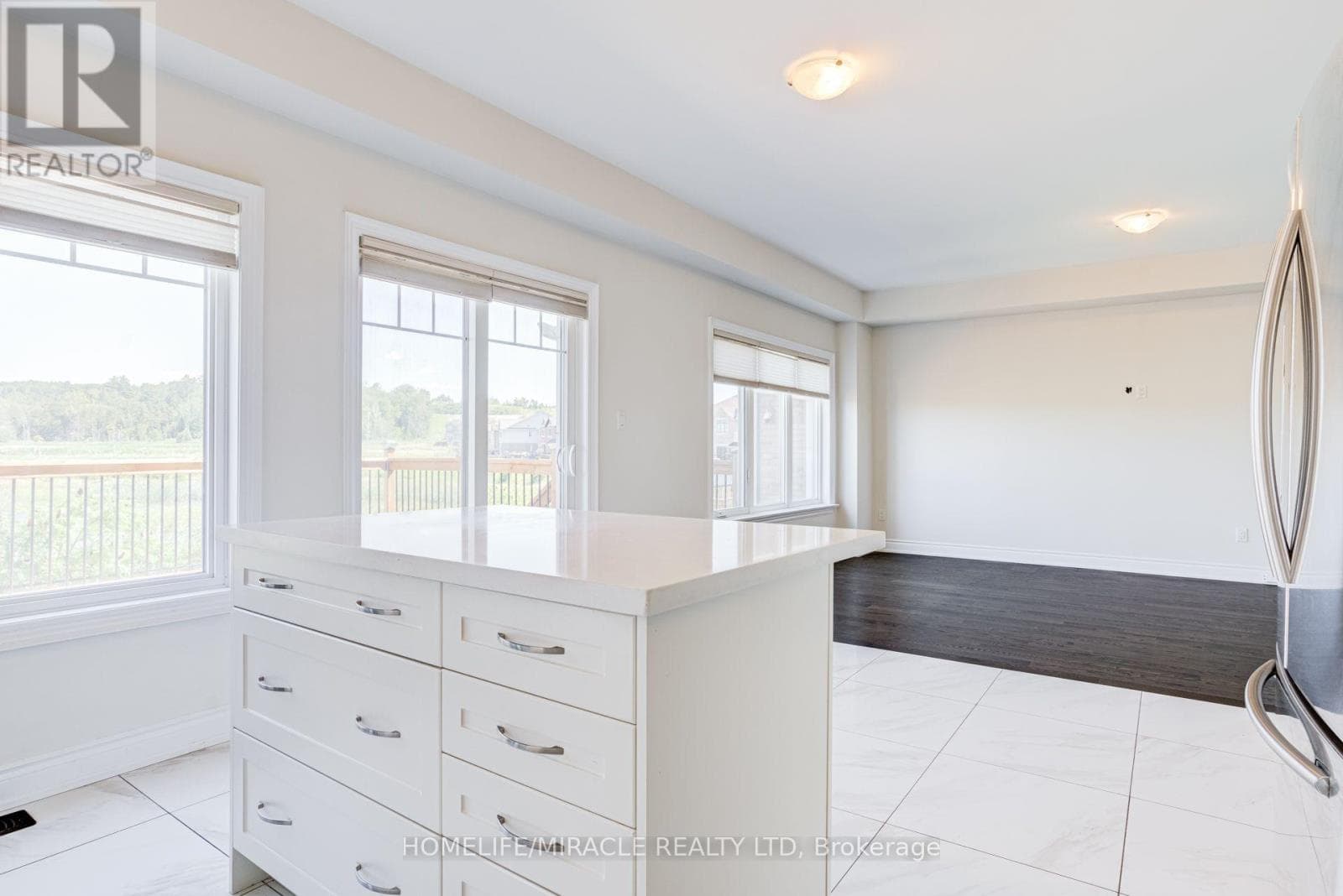 Single Family at 25 Lorne Thomas Place, New Tecumseth (Alliston), Ontario - Photo 9 - RE/MAX Garden City Realty