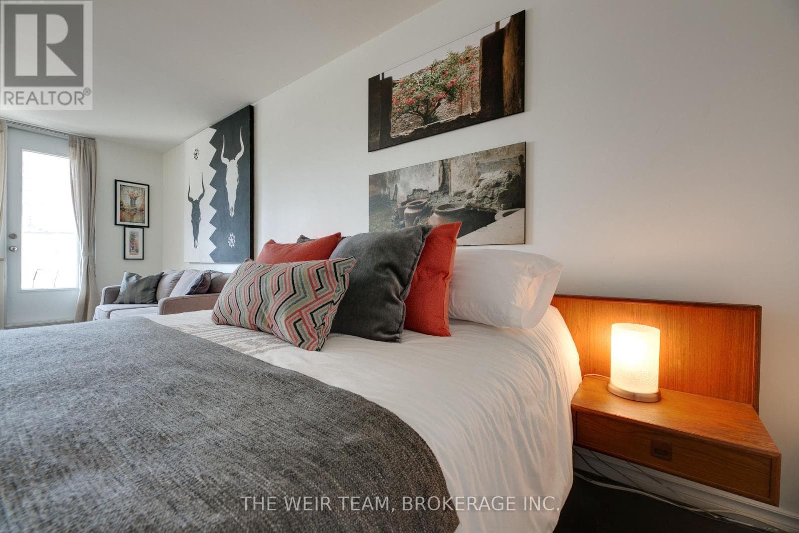 Single Family at 905- 40 Homewood Avenue, Toronto (Cabbagetown-South St. James Town), Ontario - Photo 6 - RE/MAX Garden City Realty
