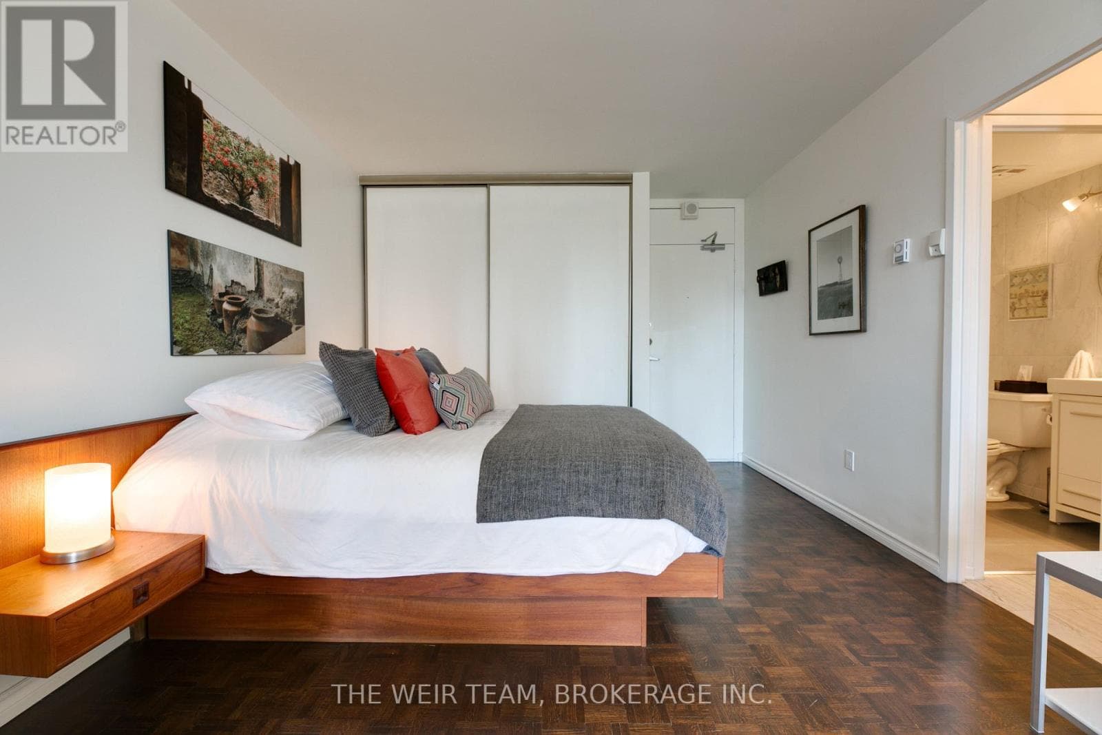 Single Family at 905- 40 Homewood Avenue, Toronto (Cabbagetown-South St. James Town), Ontario - Photo 8 - RE/MAX Garden City Realty