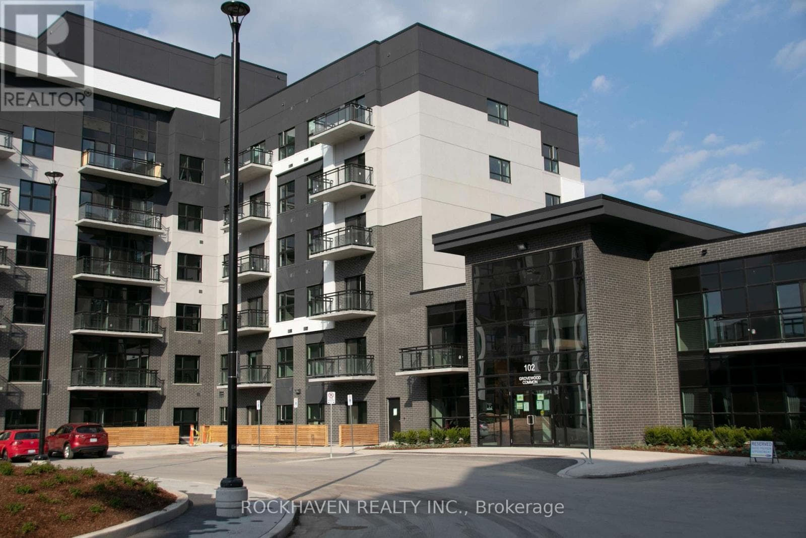 210- 102 Grovewood Common