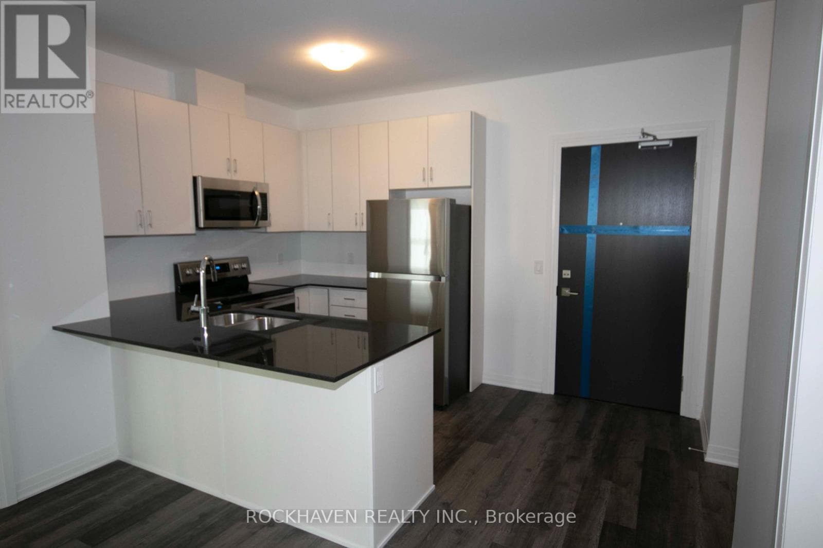 Single Family at 210- 102 Grovewood Common, Oakville (GO Glenorchy), Ontario - Photo 4 - RE/MAX Garden City Realty