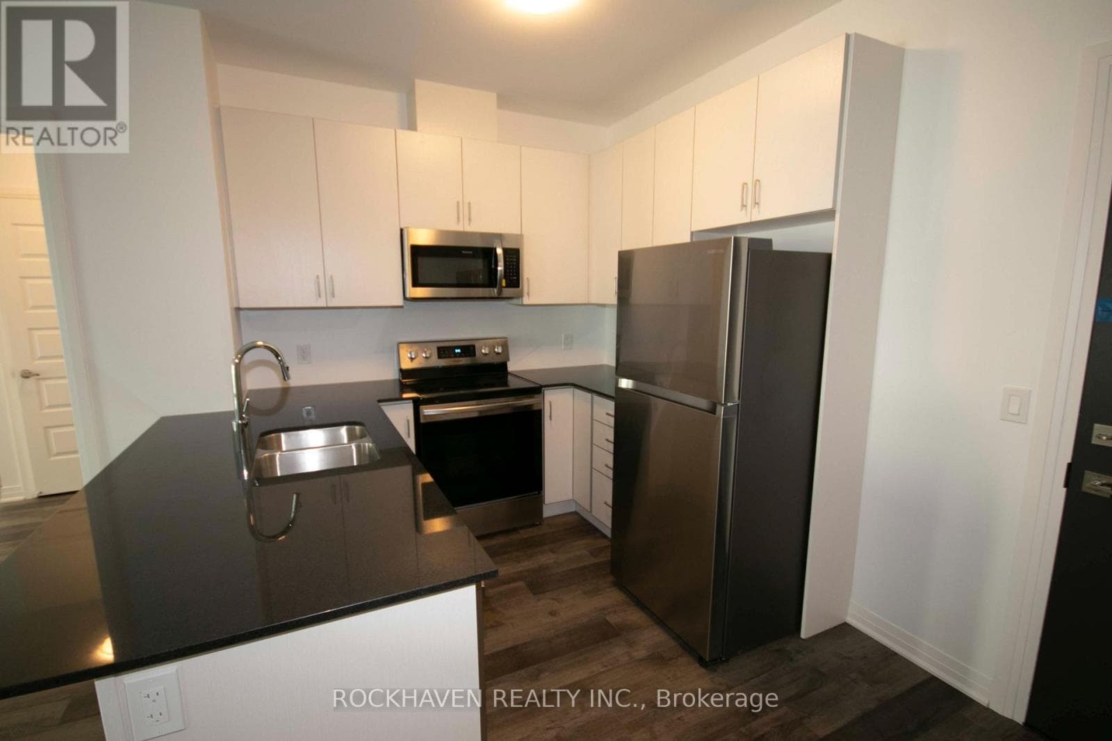 Single Family at 210- 102 Grovewood Common, Oakville (GO Glenorchy), Ontario - Photo 5 - RE/MAX Garden City Realty