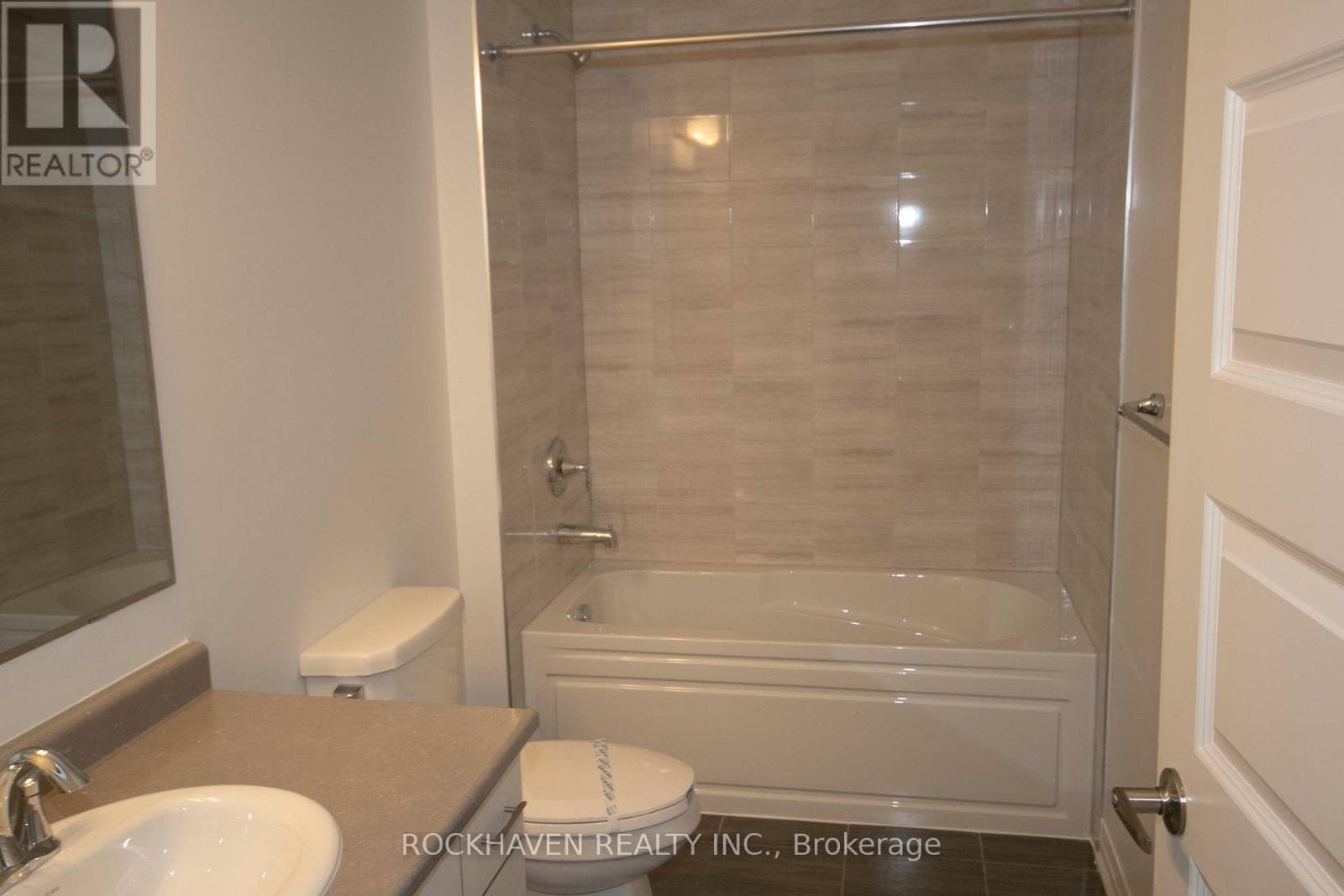 Single Family at 210- 102 Grovewood Common, Oakville (GO Glenorchy), Ontario - Photo 9 - RE/MAX Garden City Realty