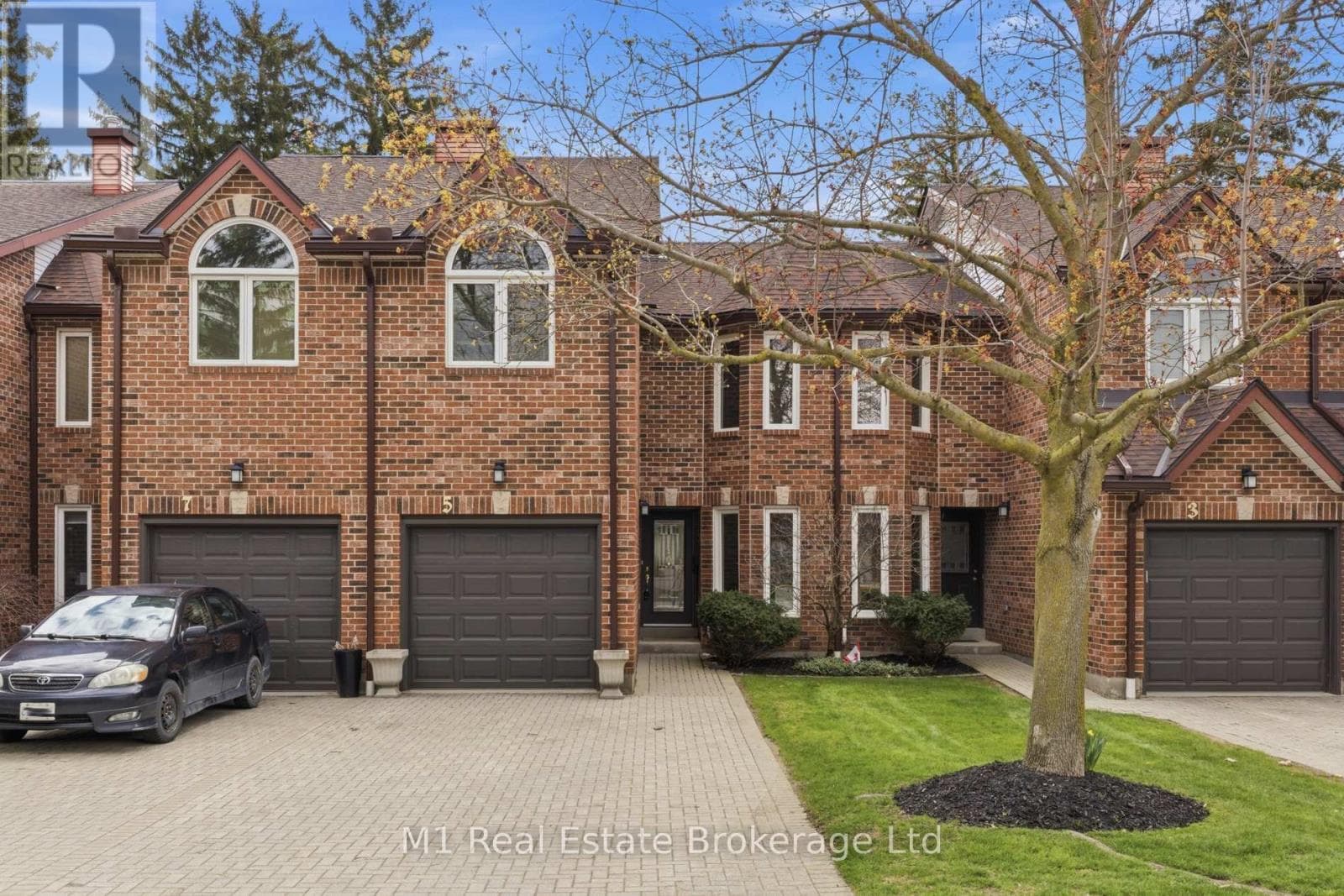 5 Marilyn Drive