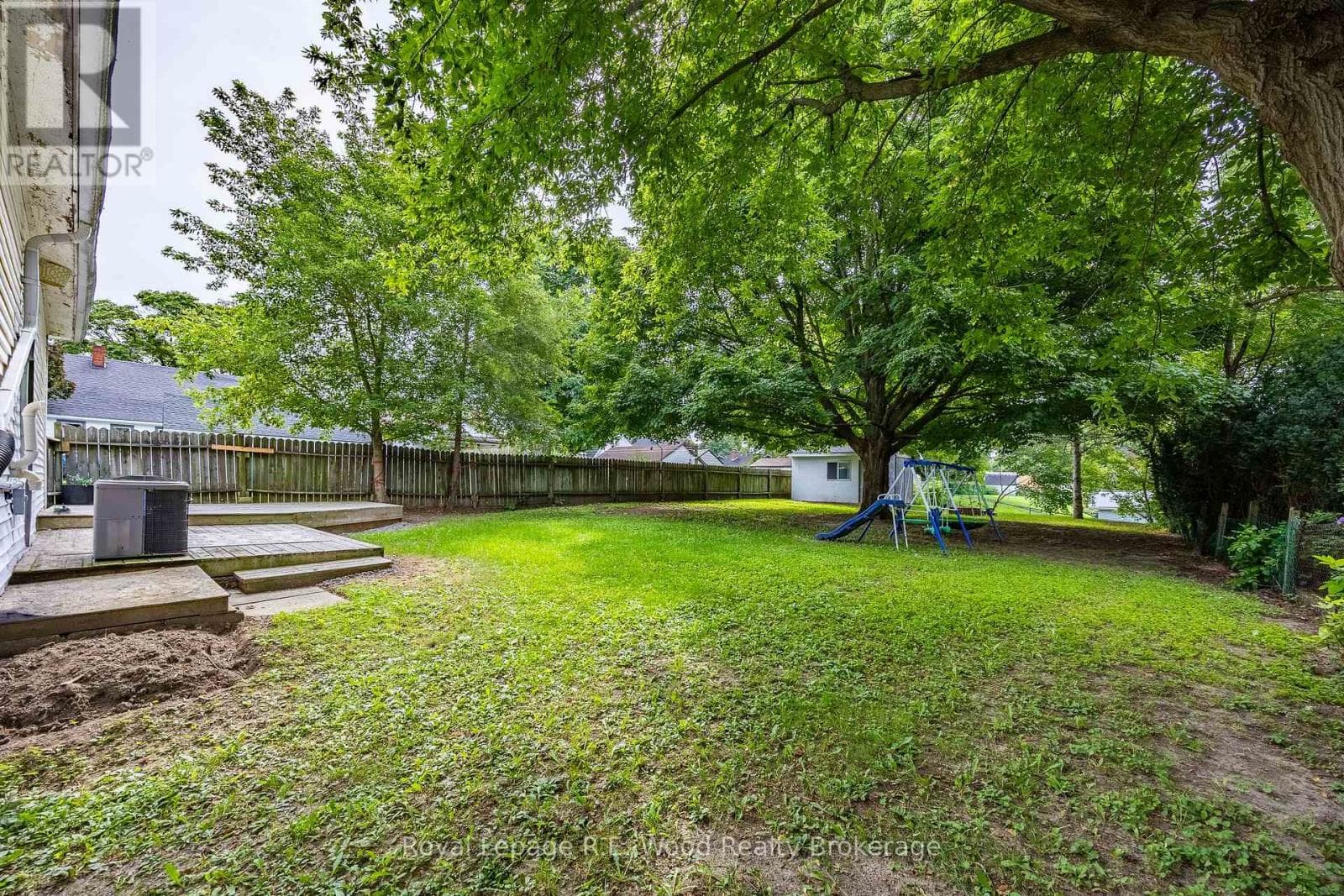 Single Family at 5 FIRST Alley, Tillsonburg, Ontario - Photo 3 - RE/MAX Garden City Realty