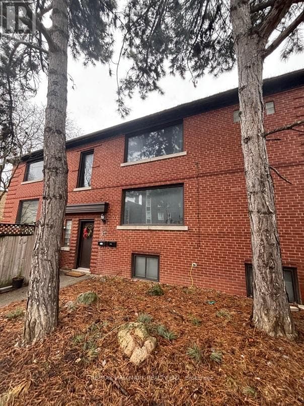97 Oriole Parkway