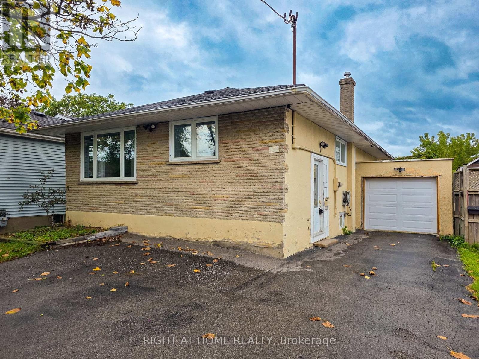 Lower- 708 Carnegie Avenue