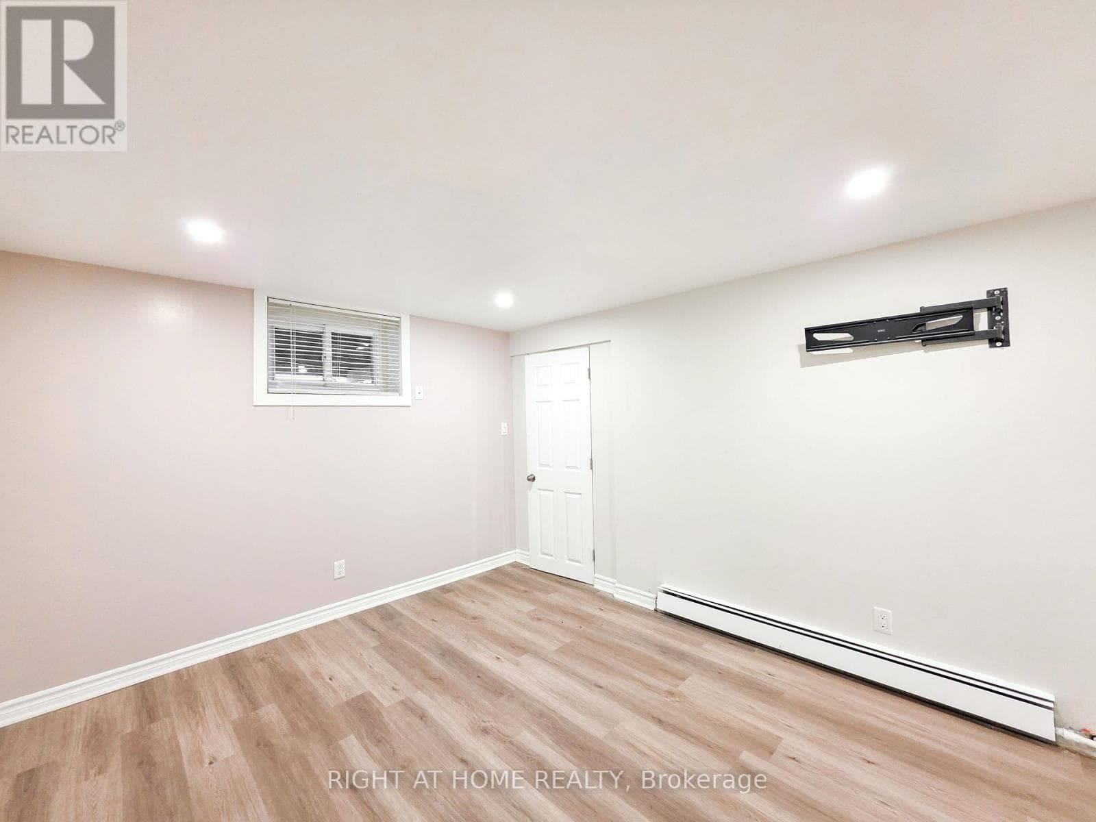 Single Family at Lower- 708 Carnegie Avenue, Oshawa (Centennial), Ontario - Photo 10 - RE/MAX Garden City Realty