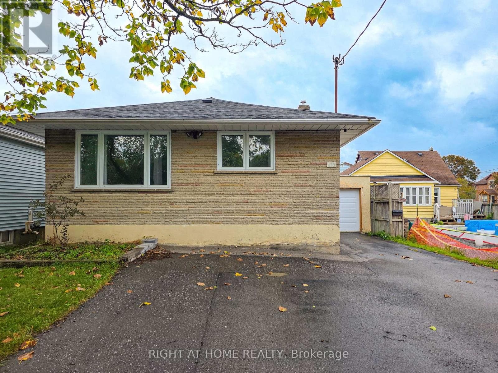Single Family at Lower- 708 Carnegie Avenue, Oshawa (Centennial), Ontario - Photo 2 - RE/MAX Garden City Realty