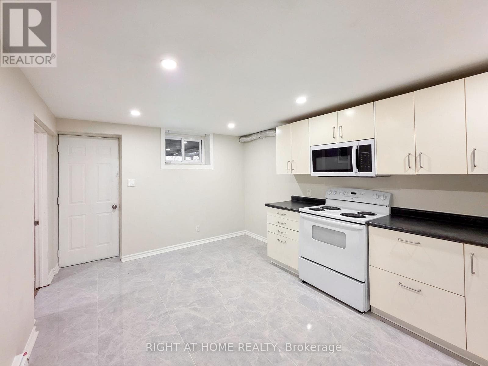 Single Family at Lower- 708 Carnegie Avenue, Oshawa (Centennial), Ontario - Photo 5 - RE/MAX Garden City Realty